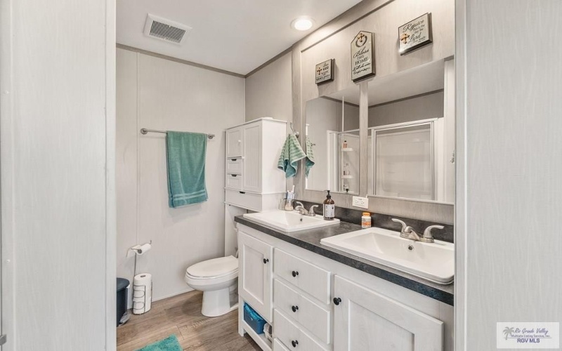 32 SUNDANCE LN., BROWNSVILLE, TX 78526, 2 Bedrooms Bedrooms, ,2 BathroomsBathrooms,Residential,For Sale,32 SUNDANCE LN.,29763982