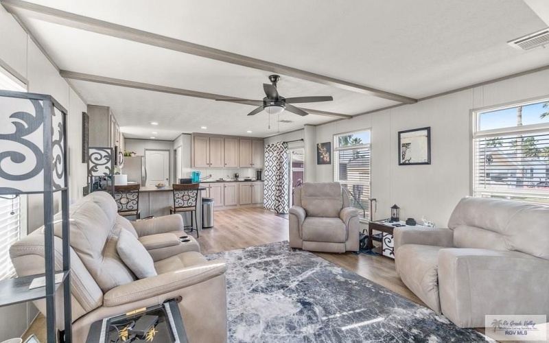 32 SUNDANCE LN., BROWNSVILLE, TX 78526, 2 Bedrooms Bedrooms, ,2 BathroomsBathrooms,Residential,For Sale,32 SUNDANCE LN.,29763982