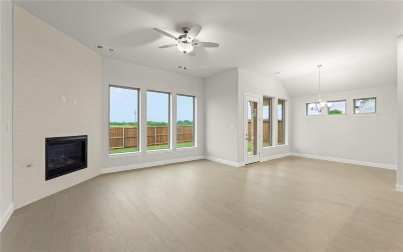 1004 Roys, Rockwall, TX 75087, 4 Bedrooms Bedrooms, ,5 BathroomsBathrooms,Residential,For Sale,1004 Roys,20742293