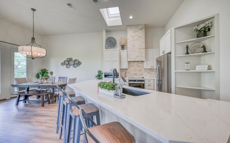 302 Parallel Circle, Horseshoe Bay, TX 78657-0000, 2 Bedrooms Bedrooms, ,2 BathroomsBathrooms,Residential,For Sale,302 Parallel Circle,0,173365