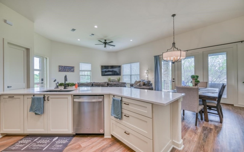 302 Parallel Circle, Horseshoe Bay, TX 78657-0000, 2 Bedrooms Bedrooms, ,2 BathroomsBathrooms,Residential,For Sale,302 Parallel Circle,0,173365