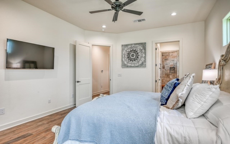 302 Parallel Circle, Horseshoe Bay, TX 78657-0000, 2 Bedrooms Bedrooms, ,2 BathroomsBathrooms,Residential,For Sale,302 Parallel Circle,0,173365