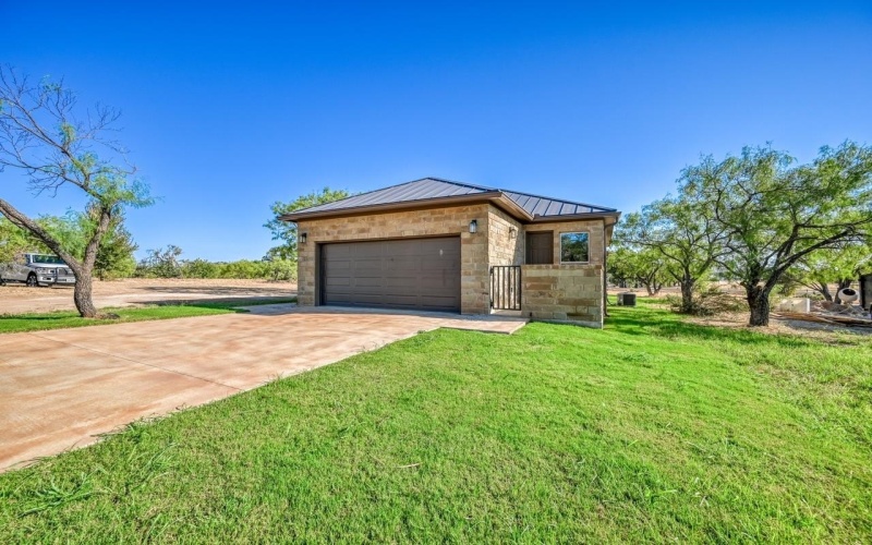 302 Parallel Circle, Horseshoe Bay, TX 78657-0000, 2 Bedrooms Bedrooms, ,2 BathroomsBathrooms,Residential,For Sale,302 Parallel Circle,0,173365