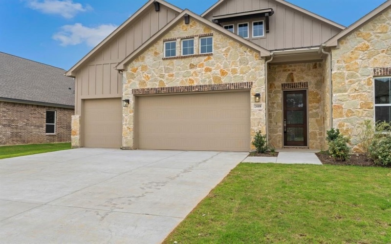 308 Alicia Court, Mansfield, TX 76063, 4 Bedrooms Bedrooms, ,3 BathroomsBathrooms,Residential,For Sale,308 Alicia Court,20871302