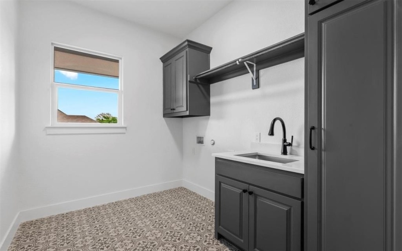 1657 Ethan Circle, Midlothian, TX 76065, 3 Bedrooms Bedrooms, ,3 BathroomsBathrooms,Residential,For Sale,1657 Ethan Circle,20871348