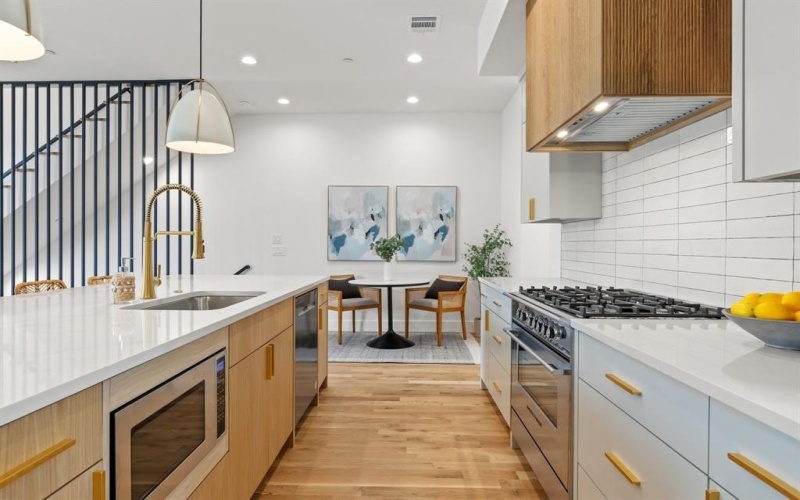 4330 Dickason Avenue #201, Dallas, TX 75219, 3 Bedrooms Bedrooms, ,3 BathroomsBathrooms,Residential,For Sale,4330 Dickason Avenue,20835305