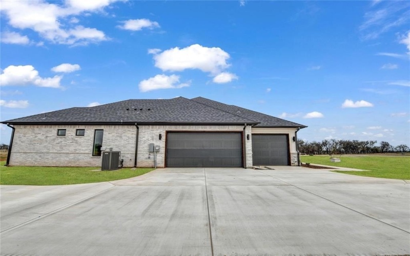 140 Dan Russell Bend, Weatherford, TX 76087, 4 Bedrooms Bedrooms, ,3 BathroomsBathrooms,Residential,For Sale,140 Dan Russell Bend,20865381