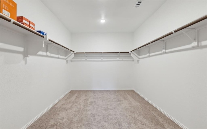 3509 Kingdom Drive, Denton, TX 76208, 5 Bedrooms Bedrooms, ,3 BathroomsBathrooms,Residential,For Sale,3509 Kingdom Drive,20865434