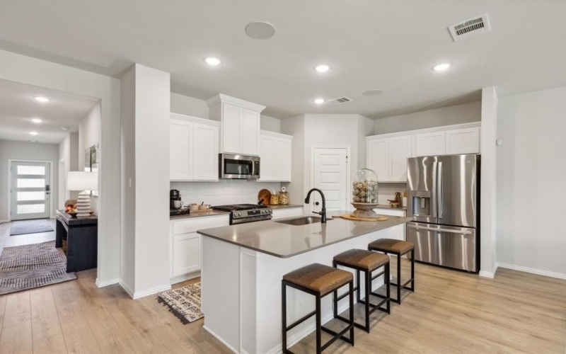 3509 Kingdom Drive, Denton, TX 76208, 5 Bedrooms Bedrooms, ,3 BathroomsBathrooms,Residential,For Sale,3509 Kingdom Drive,20865434