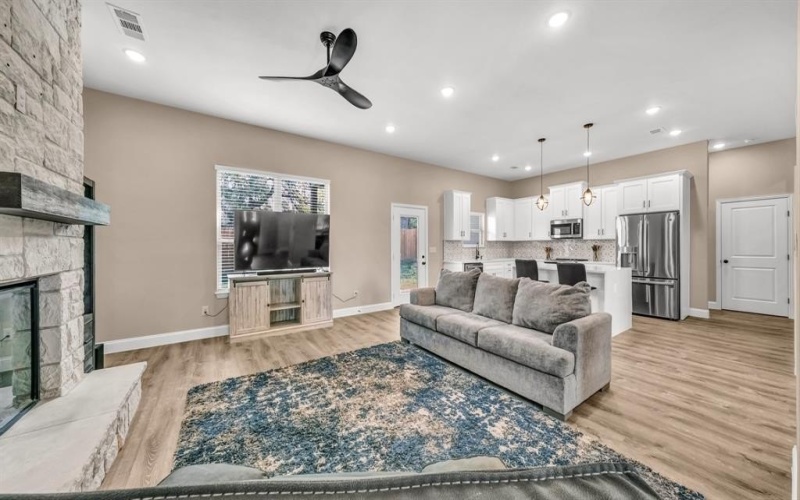 5513 Firewood Trail, Granbury, TX 76048, 3 Bedrooms Bedrooms, ,2 BathroomsBathrooms,Residential,For Sale,5513 Firewood Trail,20886953