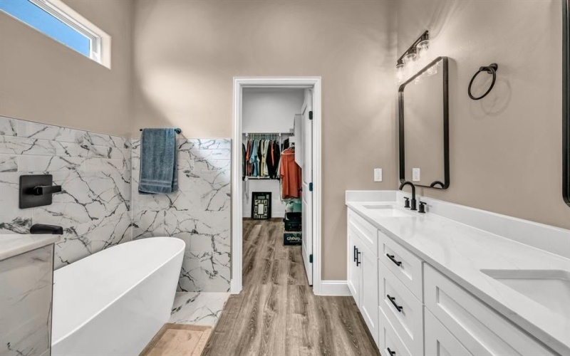 5513 Firewood Trail, Granbury, TX 76048, 3 Bedrooms Bedrooms, ,2 BathroomsBathrooms,Residential,For Sale,5513 Firewood Trail,20886953