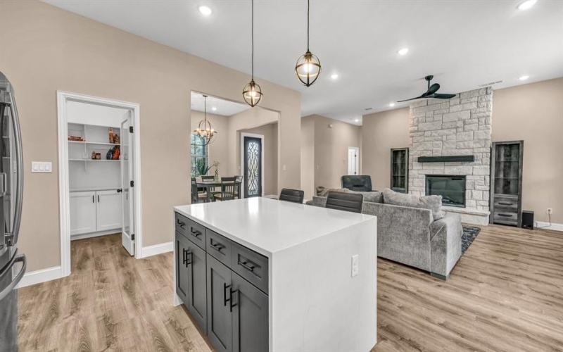 5513 Firewood Trail, Granbury, TX 76048, 3 Bedrooms Bedrooms, ,2 BathroomsBathrooms,Residential,For Sale,5513 Firewood Trail,20886953