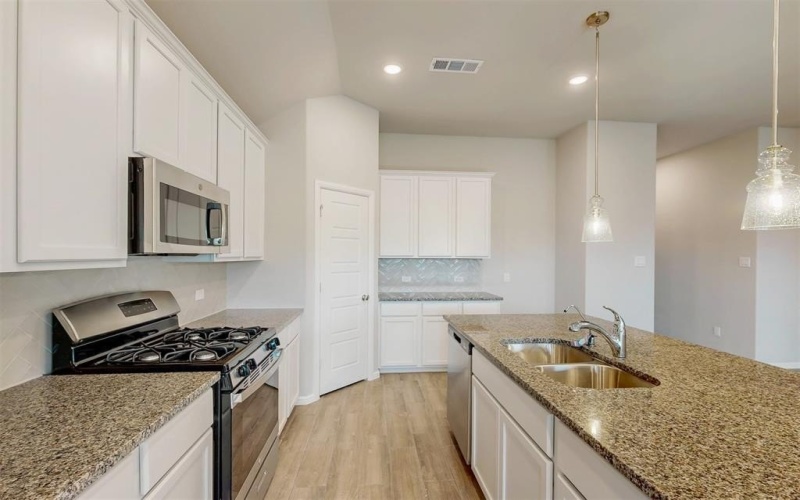 716 Tawny Turn, Lavon, TX 75166, 4 Bedrooms Bedrooms, ,2 BathroomsBathrooms,Residential,For Sale,716 Tawny Turn,20840206