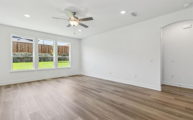 1416 Holmes Street, Celina, TX 75009, 5 Habitaciones Habitaciones , ,3 BañosBaños,Residential,En Venta,1416 Holmes Street,20870575