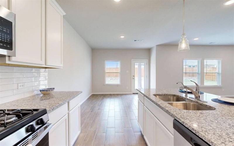 1133 Chandler Drive, Crowley, TX 76036, 5 Habitaciones Habitaciones , ,3 BañosBaños,Residential,En Venta,1133 Chandler Drive,20817971