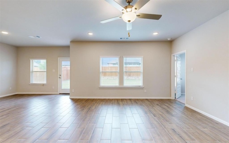 1133 Chandler Drive, Crowley, TX 76036, 5 Habitaciones Habitaciones , ,3 BañosBaños,Residential,En Venta,1133 Chandler Drive,20817971