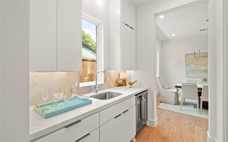 410 Kirkwood Drive, Dallas, TX 75218, 4 Habitaciones Habitaciones , ,3 BañosBaños,Residential,En Venta,410 Kirkwood Drive,20824804