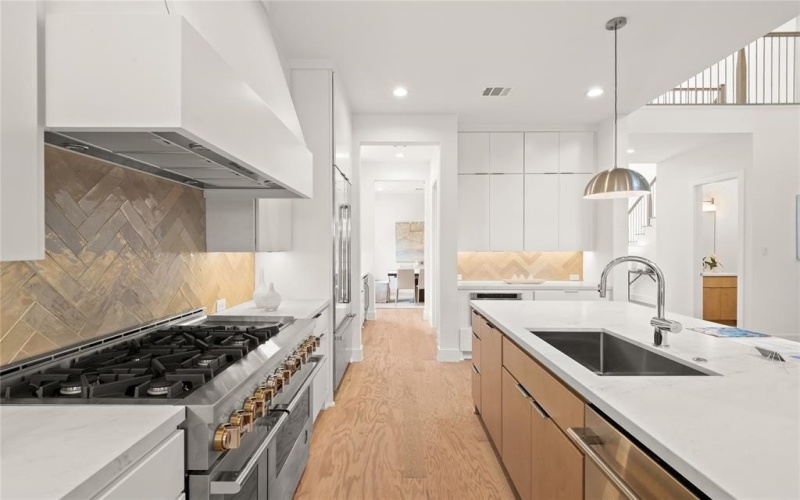 410 Kirkwood Drive, Dallas, TX 75218, 4 Habitaciones Habitaciones , ,3 BañosBaños,Residential,En Venta,410 Kirkwood Drive,20824804