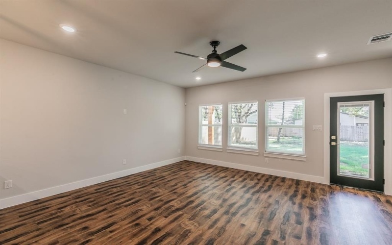 4550 Luzon Street, Dallas, TX 75216, 4 Habitaciones Habitaciones , ,2 BañosBaños,Residential,En Venta,4550 Luzon Street,20913459