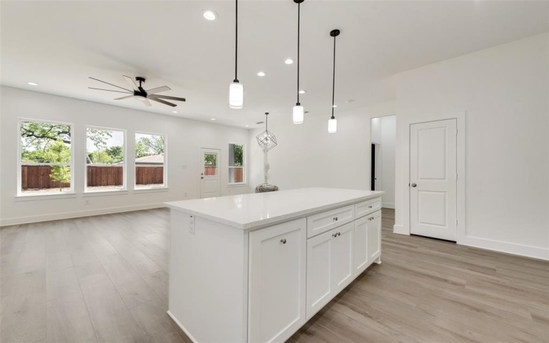 2534 Southland Street, Dallas, TX 75215, 4 Bedrooms Bedrooms, ,2 BathroomsBathrooms,Residential,For Sale,2534 Southland Street,20910136