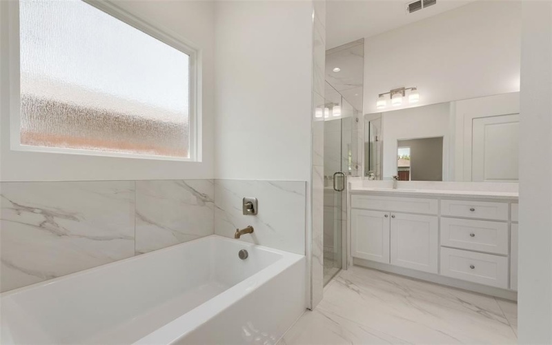 2534 Southland Street, Dallas, TX 75215, 4 Bedrooms Bedrooms, ,2 BathroomsBathrooms,Residential,For Sale,2534 Southland Street,20910136