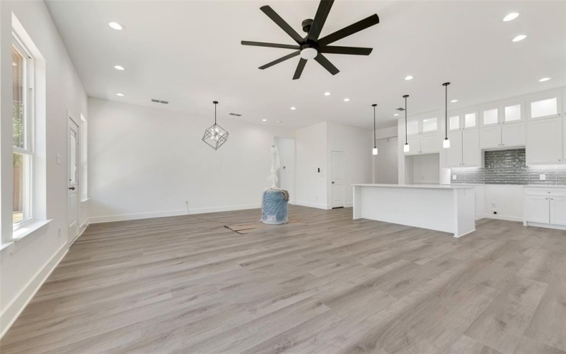 2534 Southland Street, Dallas, TX 75215, 4 Bedrooms Bedrooms, ,2 BathroomsBathrooms,Residential,For Sale,2534 Southland Street,20910136