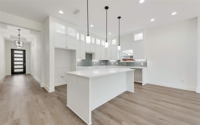 2534 Southland Street, Dallas, TX 75215, 4 Bedrooms Bedrooms, ,2 BathroomsBathrooms,Residential,For Sale,2534 Southland Street,20910136