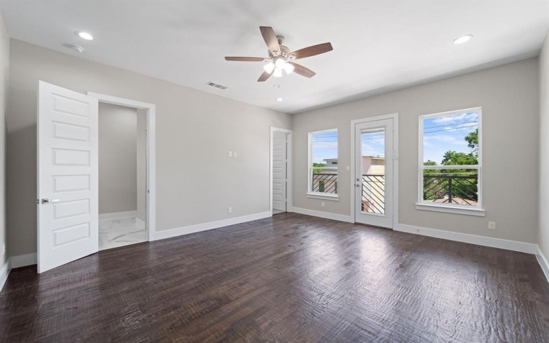 1320 Compton Street, Dallas, TX 75203, 4 Bedrooms Bedrooms, ,2 BathroomsBathrooms,Residential,For Sale,1320 Compton Street,20914539