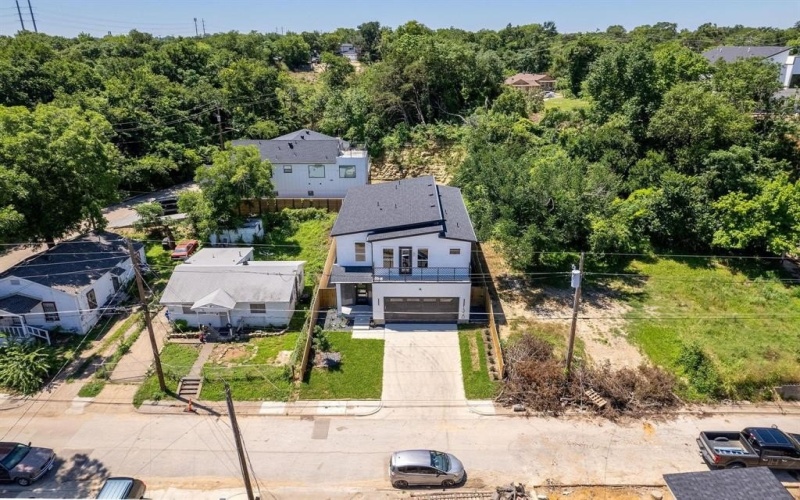 1320 Compton Street, Dallas, TX 75203, 4 Bedrooms Bedrooms, ,2 BathroomsBathrooms,Residential,For Sale,1320 Compton Street,20914539