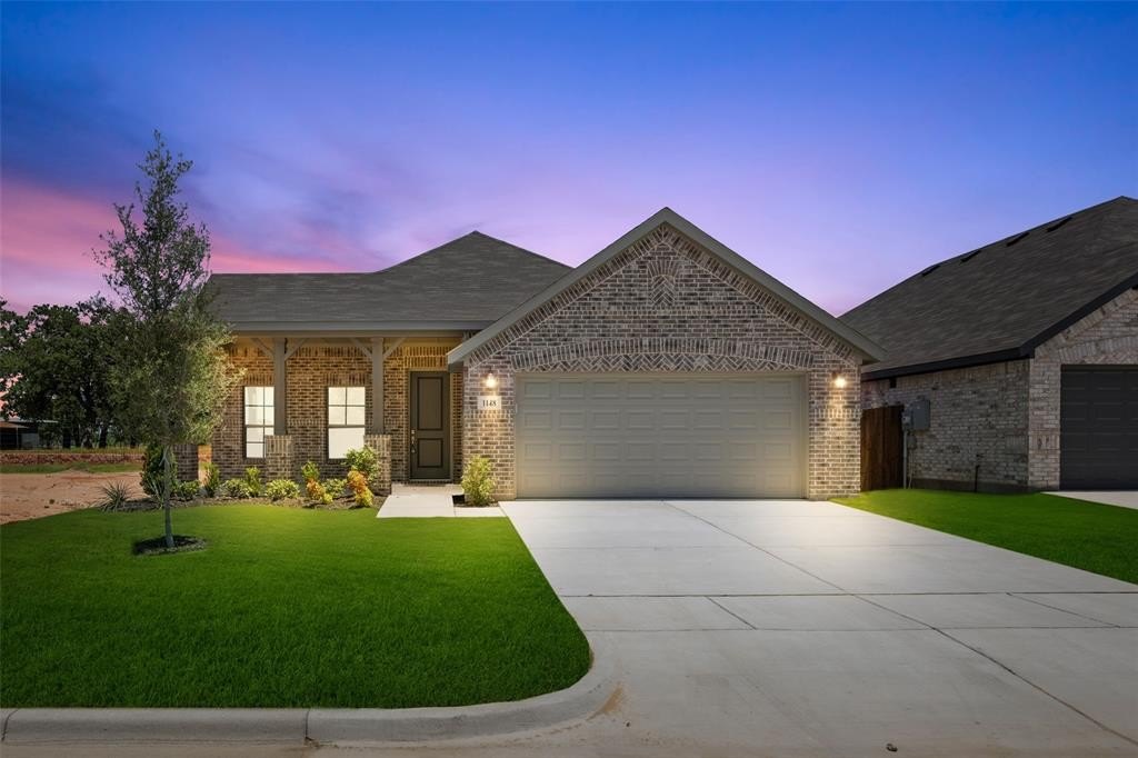 1148 Avery, Granbury, TX 76049, 3 Bedrooms Bedrooms, ,2 BathroomsBathrooms,Residential,For Sale,1148 Avery,20935293