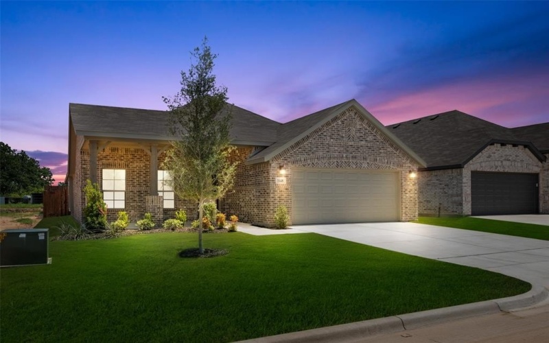 1148 Avery, Granbury, TX 76049, 3 Bedrooms Bedrooms, ,2 BathroomsBathrooms,Residential,For Sale,1148 Avery,20935293