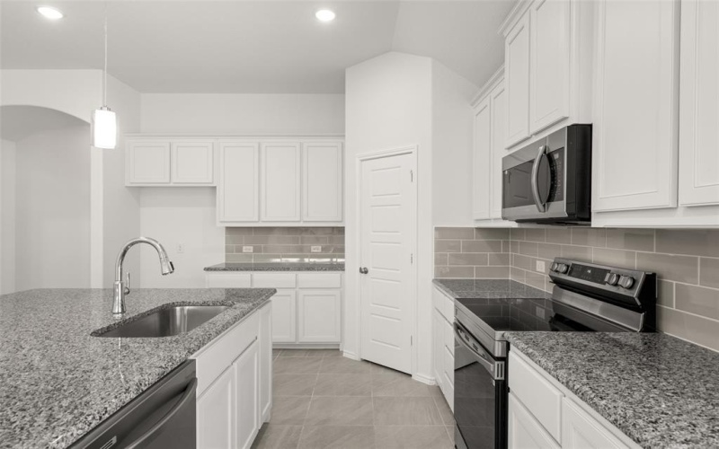 1148 Avery, Granbury, TX 76049, 3 Bedrooms Bedrooms, ,2 BathroomsBathrooms,Residential,For Sale,1148 Avery,20935293