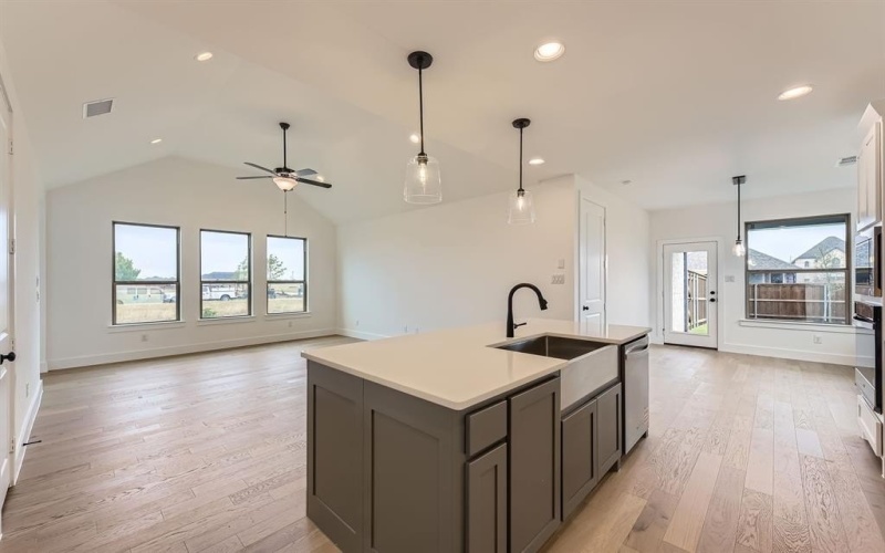 1717 Truro Lane, Fort Worth, TX 76052, 3 Habitaciones Habitaciones , ,2 BañosBaños,Residential,En Venta,1717 Truro Lane,20931770