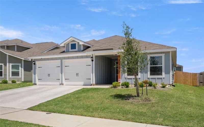 9936 Voyager Lane, Fort Worth, TX 76131, 3 Bedrooms Bedrooms, ,2 BathroomsBathrooms,Residential,For Sale,9936 Voyager Lane,20934774
