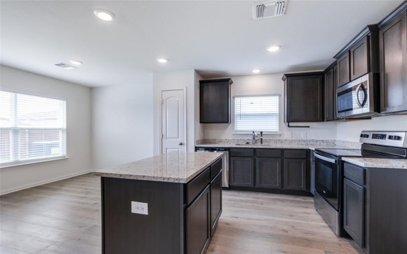 9936 Voyager Lane, Fort Worth, TX 76131, 3 Bedrooms Bedrooms, ,2 BathroomsBathrooms,Residential,For Sale,9936 Voyager Lane,20934774