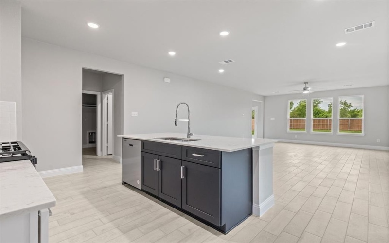 527 Cayman Cove, Seagoville, TX 75159, 4 Bedrooms Bedrooms, ,3 BathroomsBathrooms,Residential,For Sale,527 Cayman Cove,0,20919648