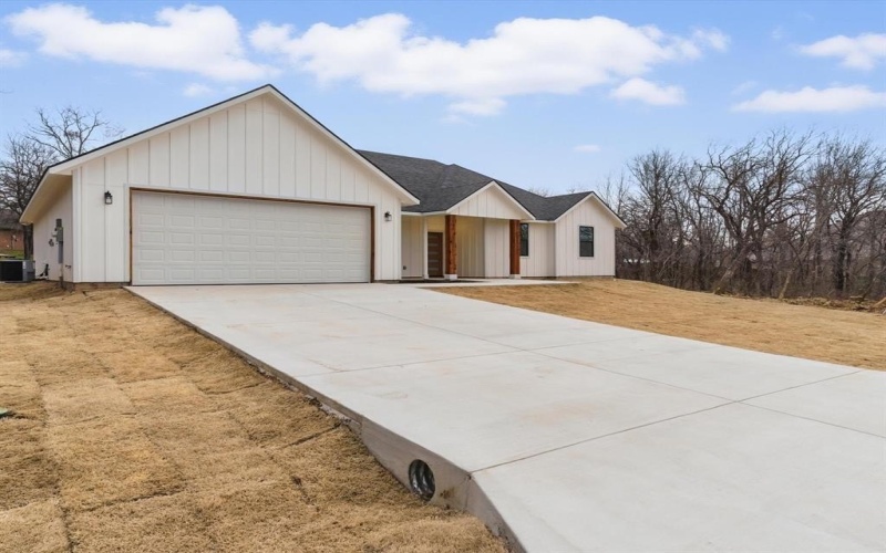 833 Haynie Drive, Runaway Bay, TX 76426, 4 Bedrooms Bedrooms, ,2 BathroomsBathrooms,Residential,For Sale,833 Haynie Drive,20931768
