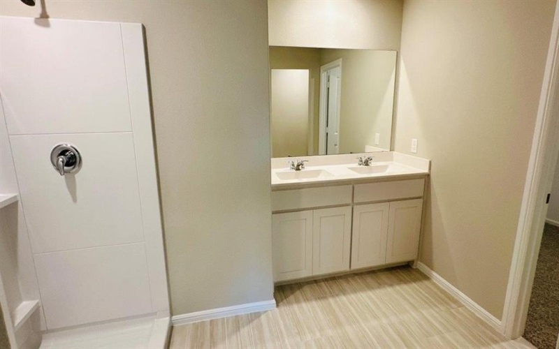 1628 MARSH Street, Cleburne, TX 76033, 4 Habitaciones Habitaciones , ,2 BañosBaños,Residential,En Venta,1628 MARSH Street,20936495