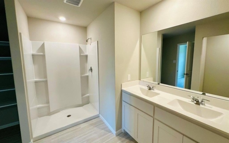 1628 MARSH Street, Cleburne, TX 76033, 4 Habitaciones Habitaciones , ,2 BañosBaños,Residential,En Venta,1628 MARSH Street,20936495