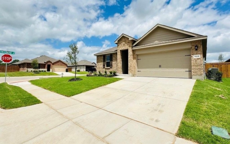 1628 MARSH Street, Cleburne, TX 76033, 4 Habitaciones Habitaciones , ,2 BañosBaños,Residential,En Venta,1628 MARSH Street,20936495