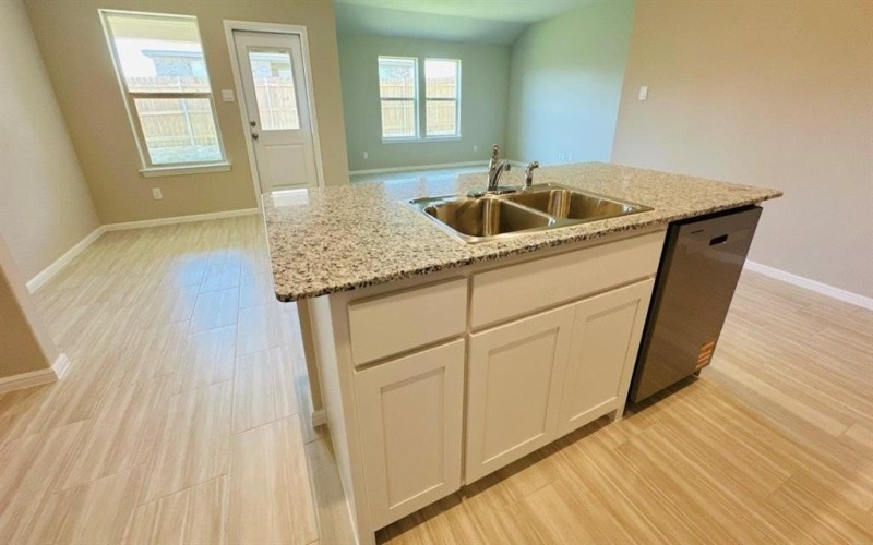1628 MARSH Street, Cleburne, TX 76033, 4 Habitaciones Habitaciones , ,2 BañosBaños,Residential,En Venta,1628 MARSH Street,20936495