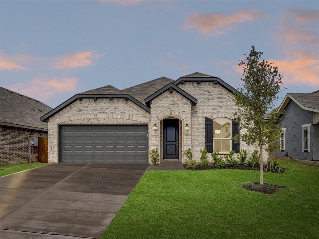 1152 Avery, Granbury, TX 76049, 4 Bedrooms Bedrooms, ,2 BathroomsBathrooms,Residential,For Sale,1152 Avery,20935070