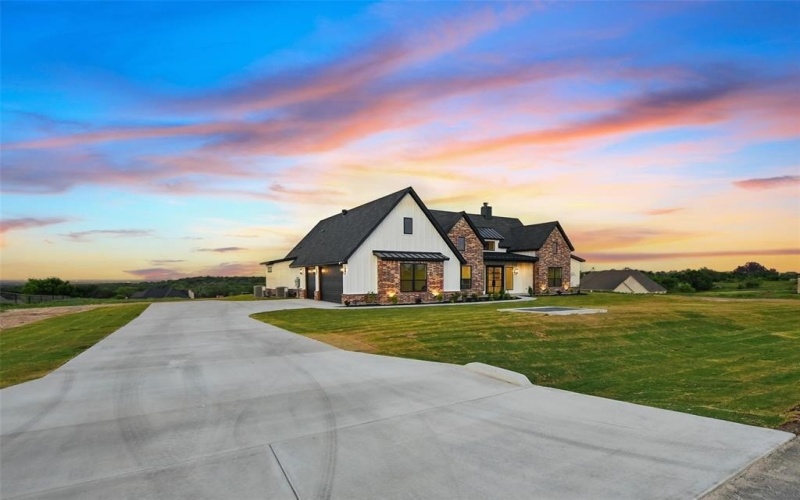 500 Longhorn Drive, Springtown, TX 76082, 5 Bedrooms Bedrooms, ,3 BathroomsBathrooms,Residential,For Sale,500 Longhorn Drive,20937543