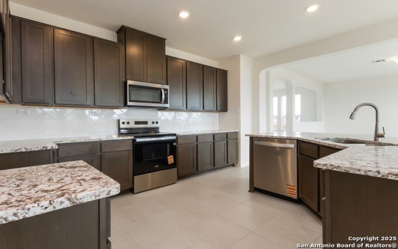2504 Chronos Drive, San Antonio, TX 78245, 3 Habitaciones Habitaciones , ,2 BañosBaños,Residential,En Venta,2504 Chronos Drive,1854130