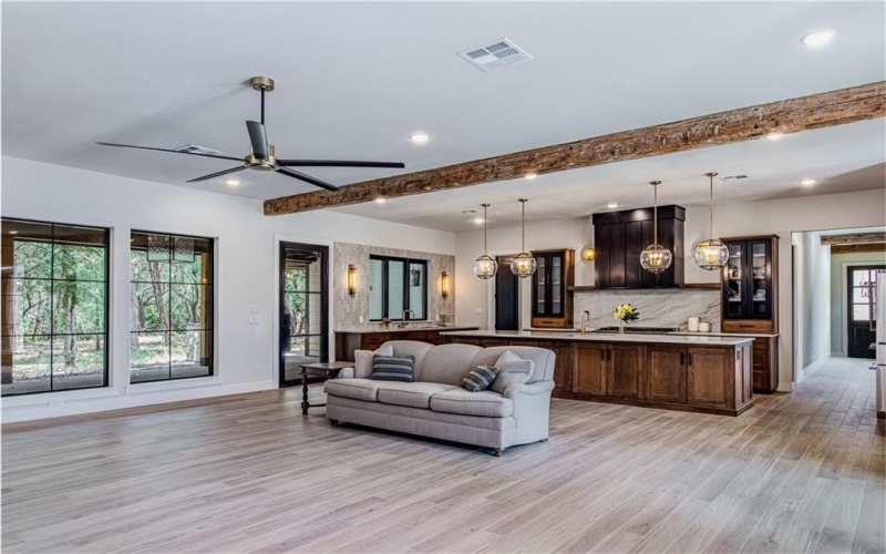 1136 Queen Elizabeth Drive, McGregor, TX 76657, 4 Habitaciones Habitaciones , ,3 BañosBaños,Residential,En Venta,1136 Queen Elizabeth Drive,227798