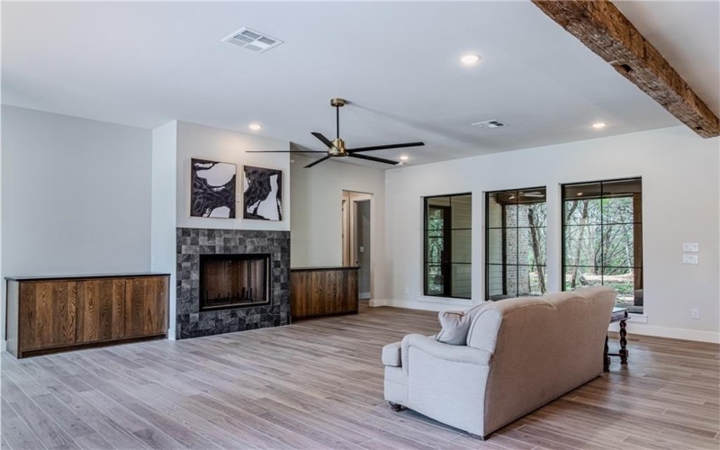 1136 Queen Elizabeth Drive, McGregor, TX 76657, 4 Habitaciones Habitaciones , ,3 BañosBaños,Residential,En Venta,1136 Queen Elizabeth Drive,227798