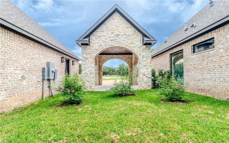 1136 Queen Elizabeth Drive, McGregor, TX 76657, 4 Habitaciones Habitaciones , ,3 BañosBaños,Residential,En Venta,1136 Queen Elizabeth Drive,227798