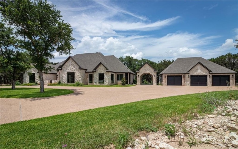 1136 Queen Elizabeth Drive, McGregor, TX 76657, 4 Habitaciones Habitaciones , ,3 BañosBaños,Residential,En Venta,1136 Queen Elizabeth Drive,227798