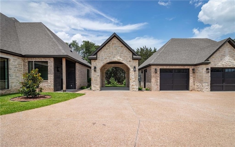1136 Queen Elizabeth Drive, McGregor, TX 76657, 4 Habitaciones Habitaciones , ,3 BañosBaños,Residential,En Venta,1136 Queen Elizabeth Drive,227798