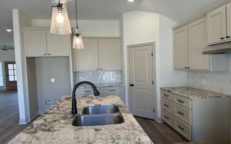 881 Day Star Drive, Hewitt, TX 76643, 3 Habitaciones Habitaciones , ,2 BañosBaños,Residential,En Venta,881 Day Star Drive,0,228901
